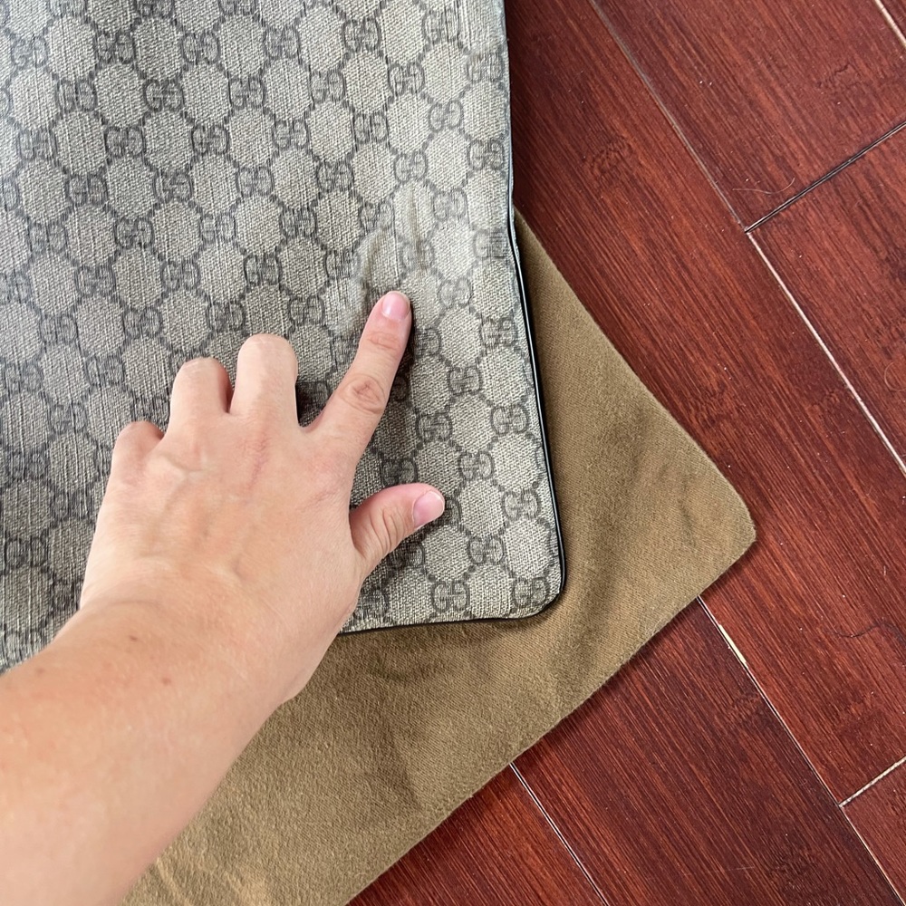 Gucci Cross Body - Picture 3 of 10